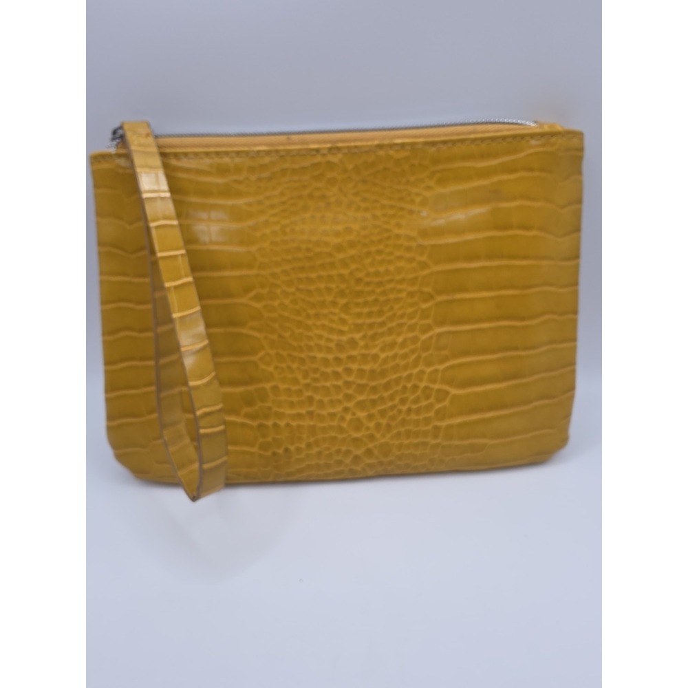 Old Navy Mustard Yellow Wristlet Trendy Spring 2019 Casual Travel Versatile
